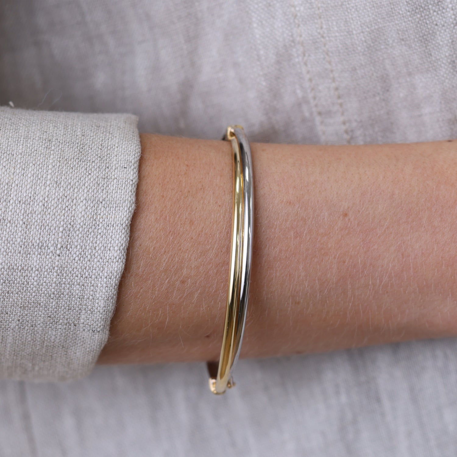 Two Tone Hinged Bangle (6mm)